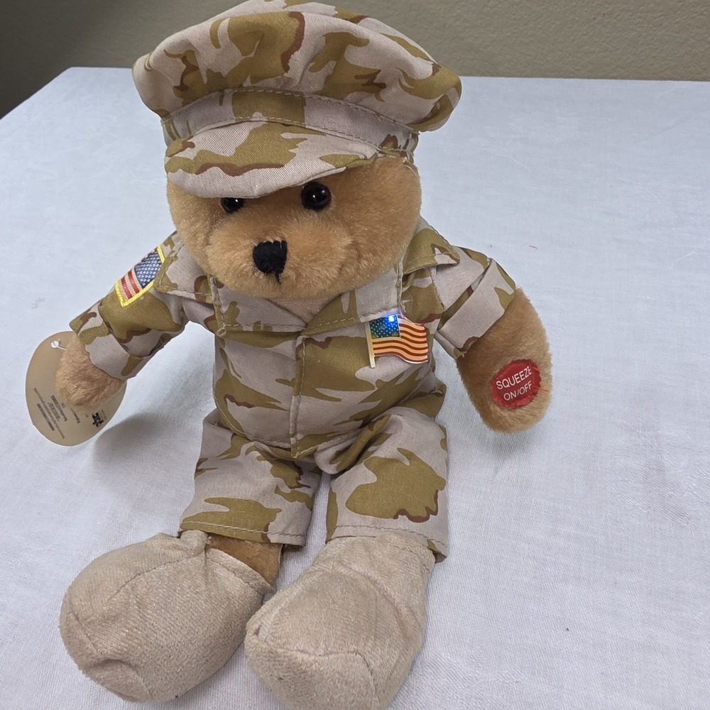 1984‎ American Military Heroes US GI Bear Plays God Bless The USA Chantilly Lane